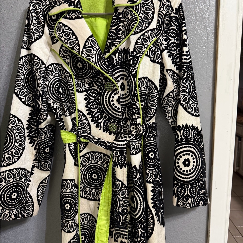 3 Sisters Monochrome Coat with Lime Interior